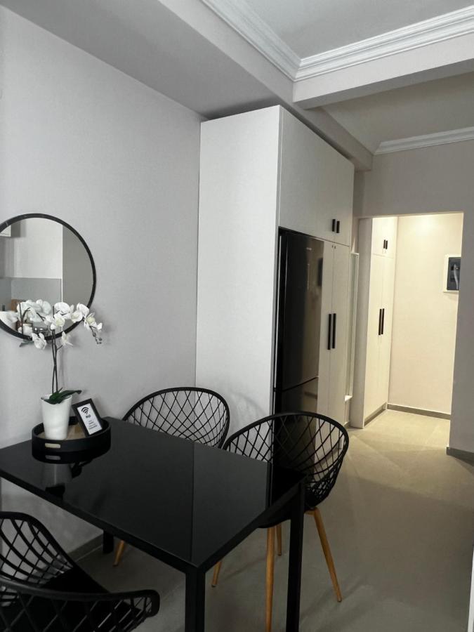 Appartement Agia Sofia Noir Thessaloniki